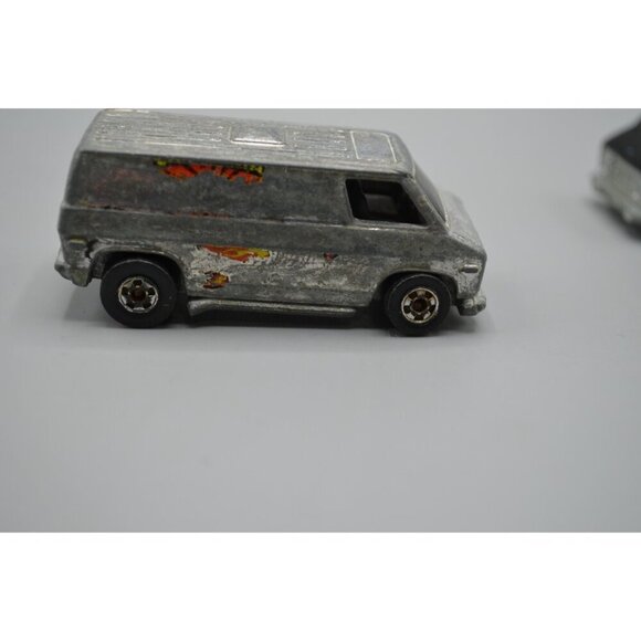 Hot Wheels Chevy Super Van Diecast Car Lot of 2 Hong Kong Flames Paint - Picture 4 of 11